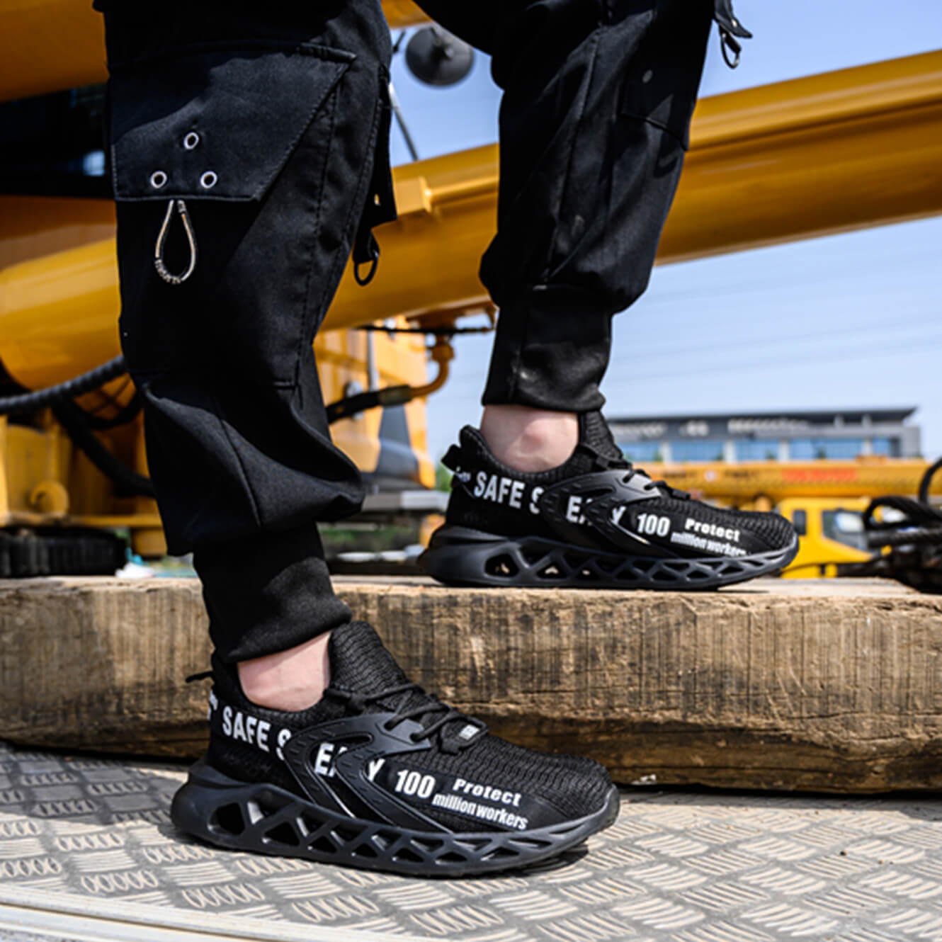 SwiftCart Steel Toe Stylish Work Sneakers