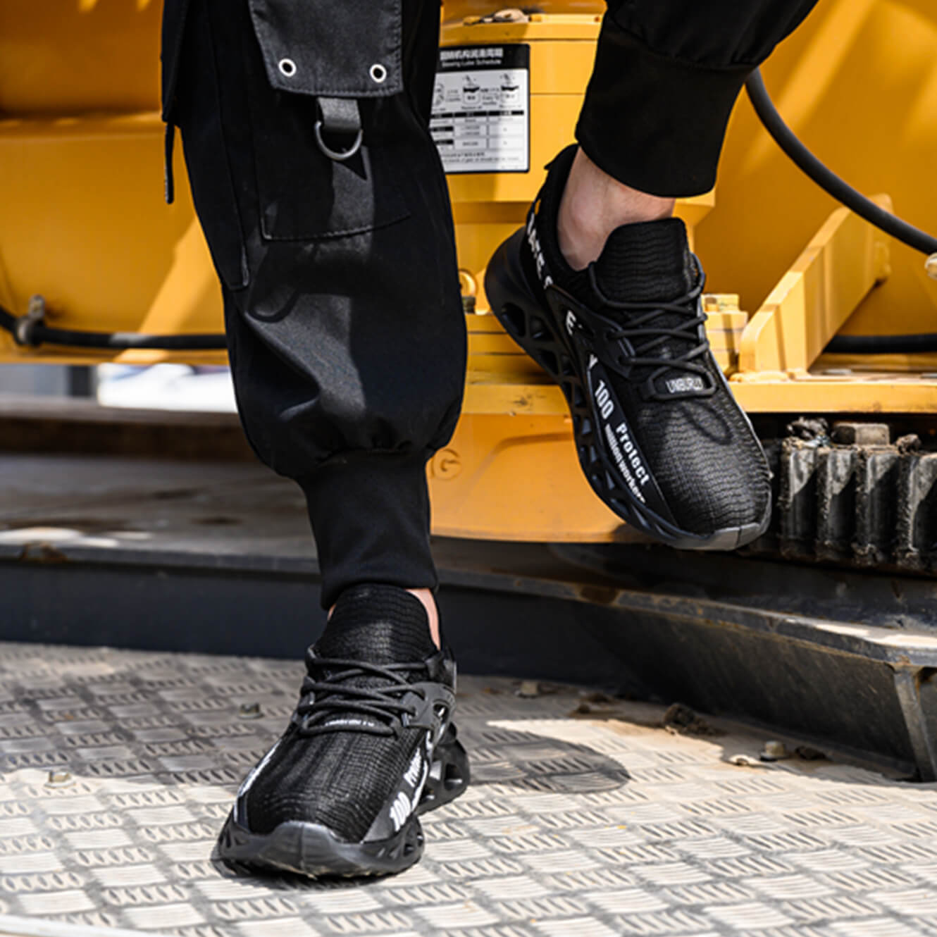 SwiftCart Steel Toe Stylish Work Sneakers