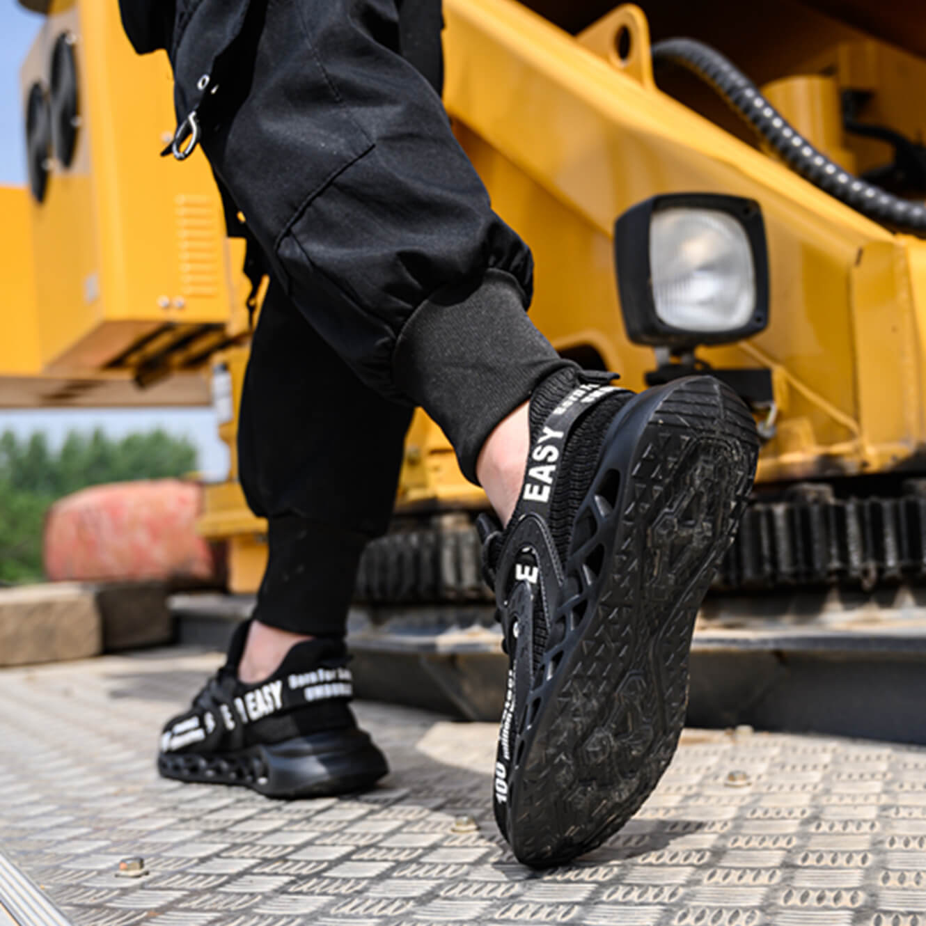 SwiftCart Steel Toe Stylish Work Sneakers